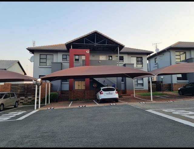 2 BEDROOM APARTMENT FOR SALE IN OAKDENE